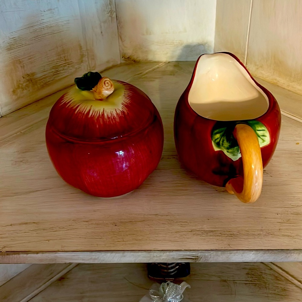 Sugar and creamer set